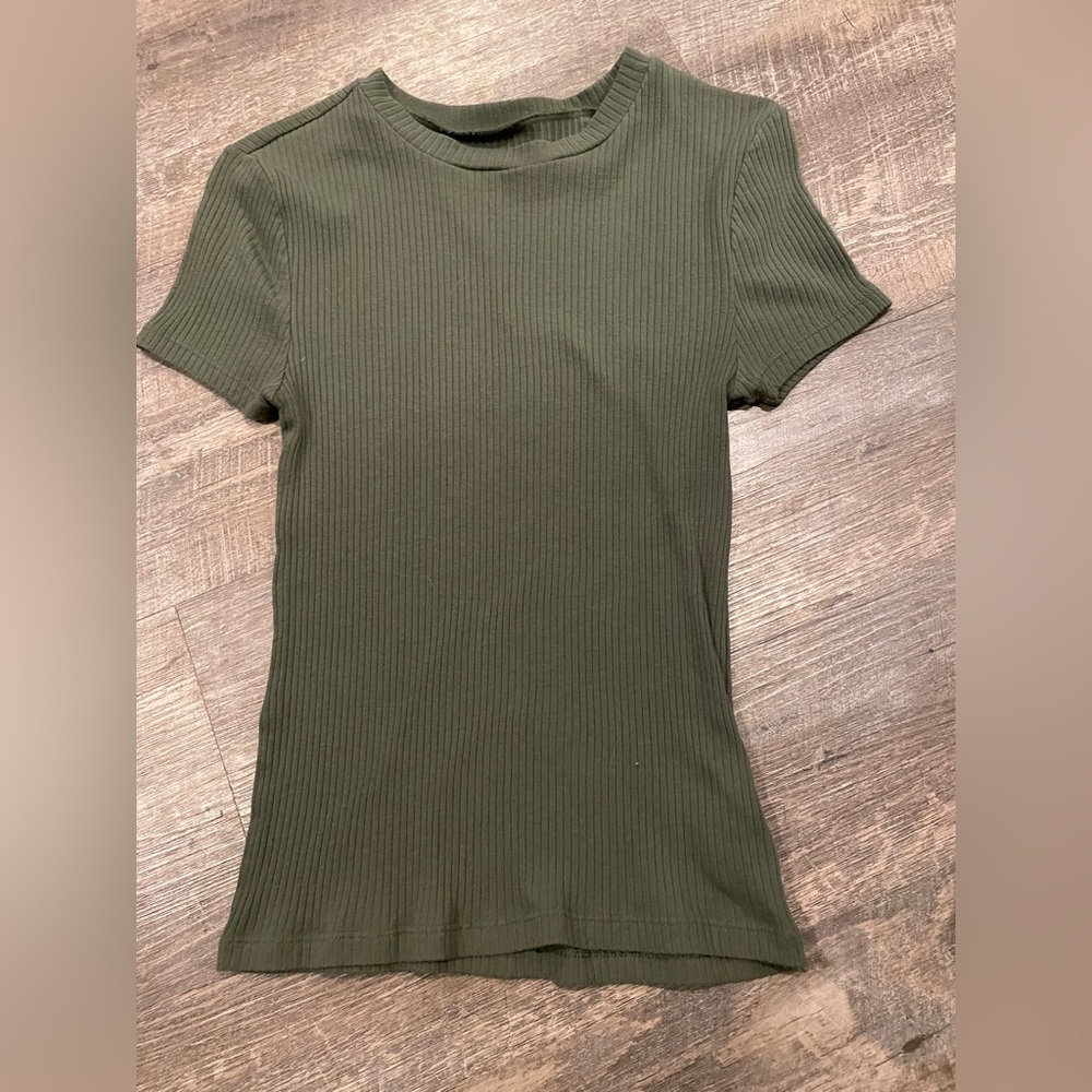 Army Green casual tshirt for women! Great piece for any outfit!